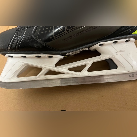 Bauer Elite  Goalie Ice Hockey Skates
 size 7.5.  Fit 2 - Picture 10 of 14